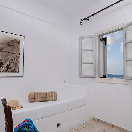 Hotel Loucas On The Cliff