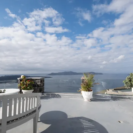 Loucas On The Cliff Hotel